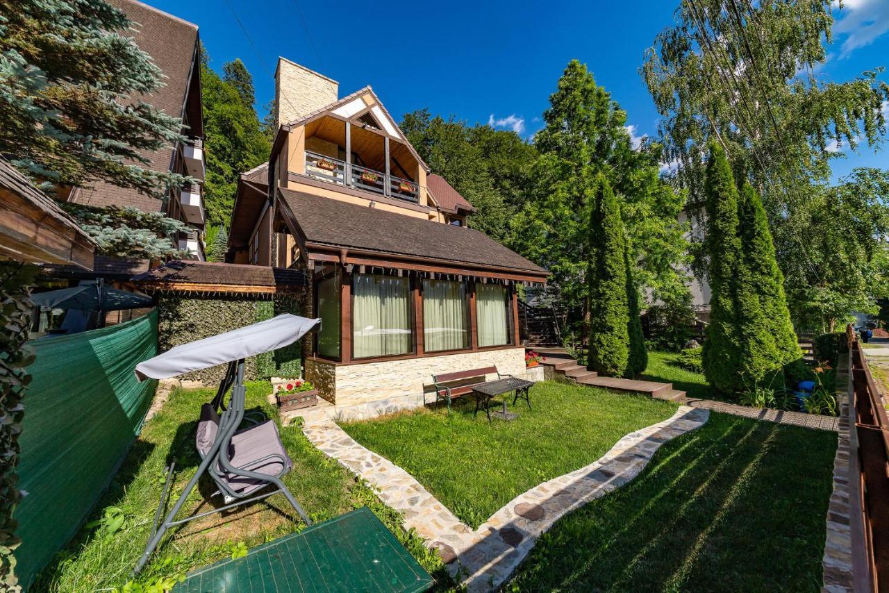 ホテル Casa Freya Buşteni エクステリア 写真